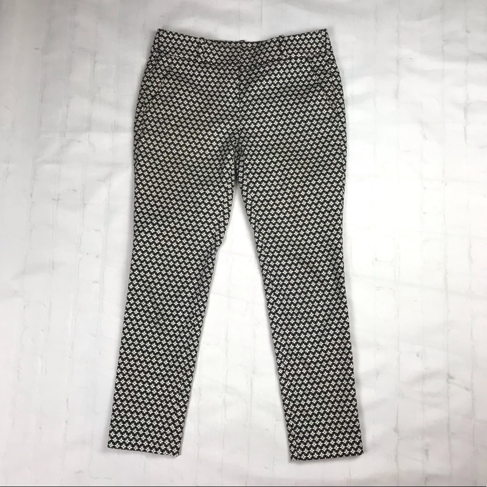 Ann Taylor LOFT Size 0 Petite Black and White Pant